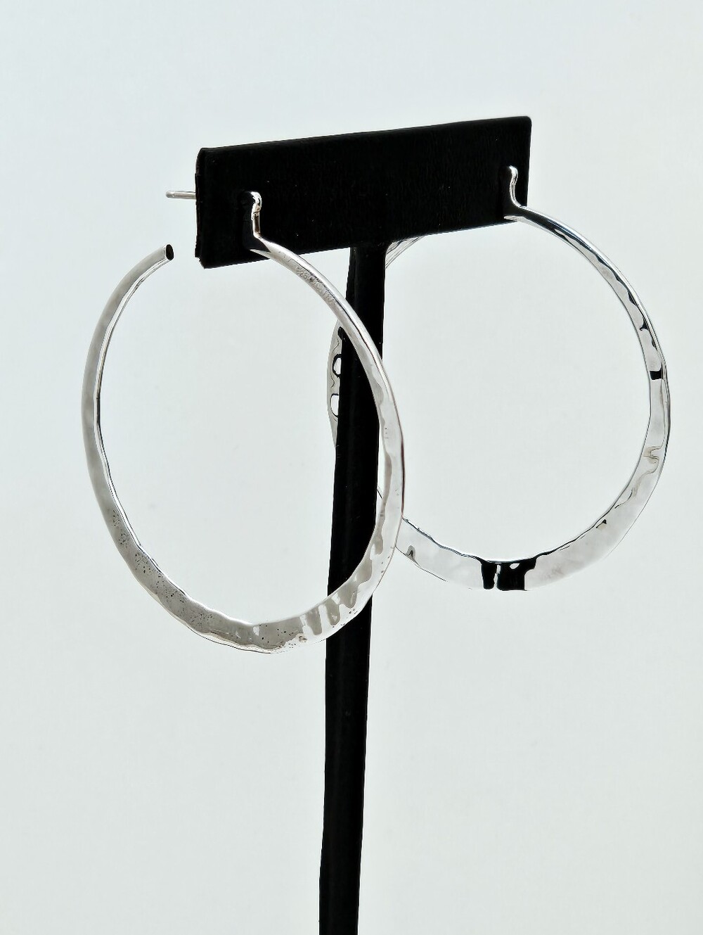 Silpada Sterling Silver Iconic Flat Hammered Hoop Earrings P1287